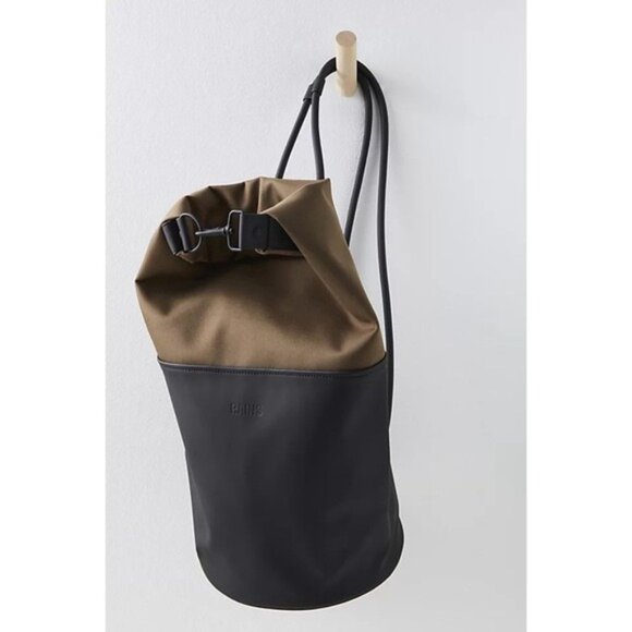 NWT Rains Bucket Sling Mini Bag OS Wood Black Roll Top Backpack Waterproof - Picture 15 of 15